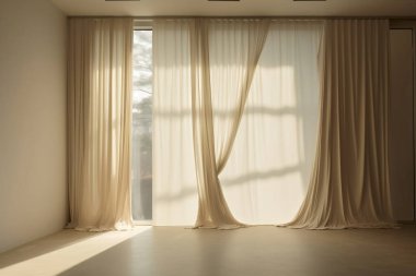 Boş bir bej odada beyaz bir perde asılı ve kimse yok.