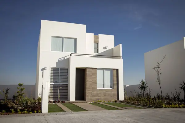 Satılık yeni ev, minimalist tasarım yaşamak için ideal.