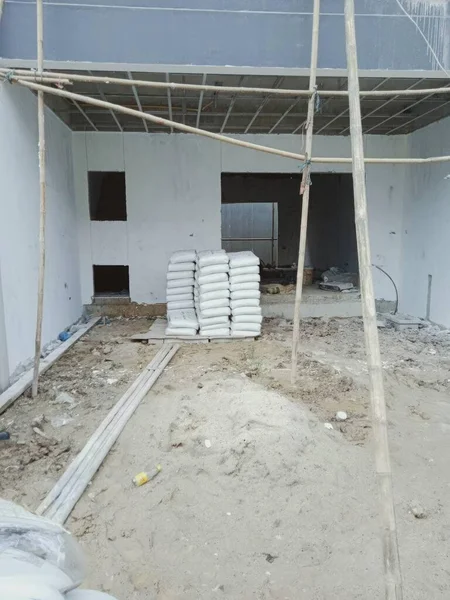 Construcción Una Casa Nueva Con Andamios Suelo Hormigón —  Fotos de Stock