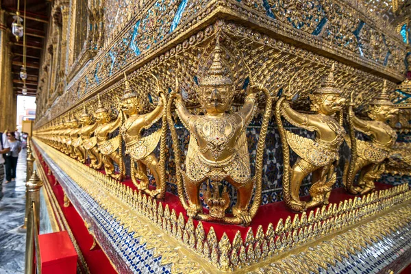 Grupo Turistas Visitam Capela Esmeralda Buda Wat Phra Kaew Grande Fotografia De Stock