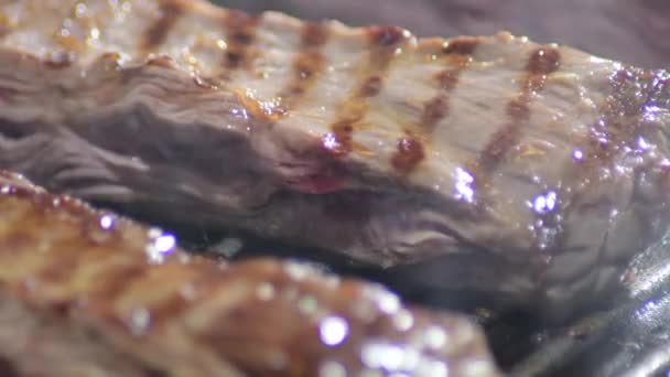 Filetes Res Cocinando Parrilla — Vídeos de Stock