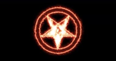 Çemberin içinde ters dönmüş pentagram yanıyor. Döngü