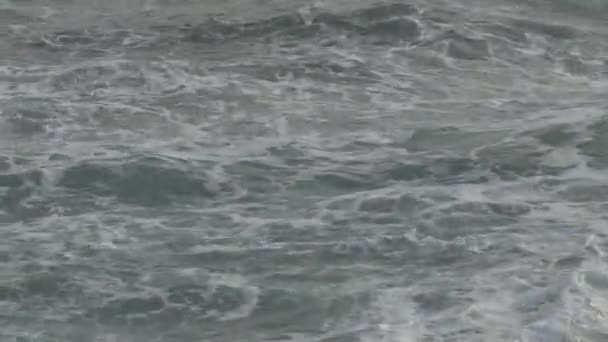 Olas Ásperas Mar Con Espuma Blanca — Vídeos de Stock