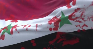 Suriye bayrağı, kanlı ve yazılı. Döngü