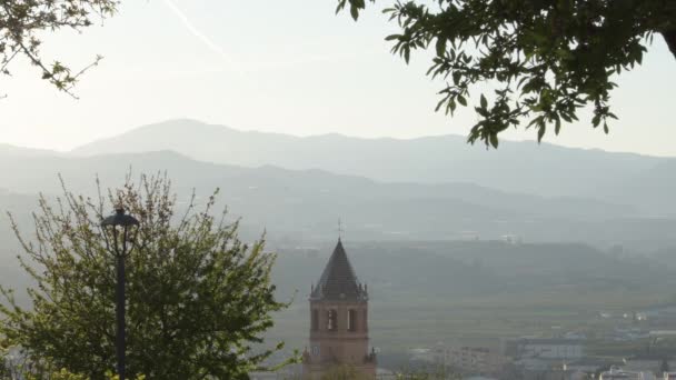 Der Kirchturm Von San Juan Velez Malaga Bei Sonnenuntergang Spanien — Stockvideo