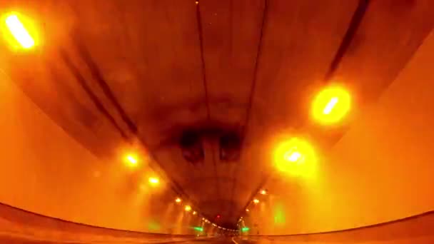 Rijden Een Wegtunnel Tijd Verstrijken Een Bel Terugtrekken Traditioneel Lijn — Stockvideo