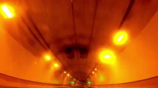 Een Tunnel Tijd Verstrijken Een Bel Terugtrekken Traditioneel Lijn — Stockvideo