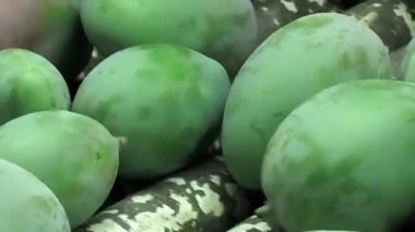 Paketleme hattında mango meyvesi 1465 bin.