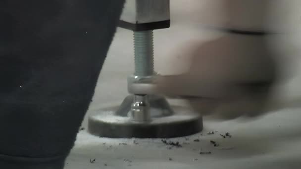 Μηχανήματα Στερέωσης Κοχλία Χειρισμού Στο Έδαφος Κλειδί — Αρχείο Βίντεο