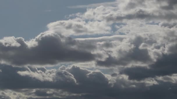 云彩在蓝天中飘扬 时间流逝 — 图库视频影像