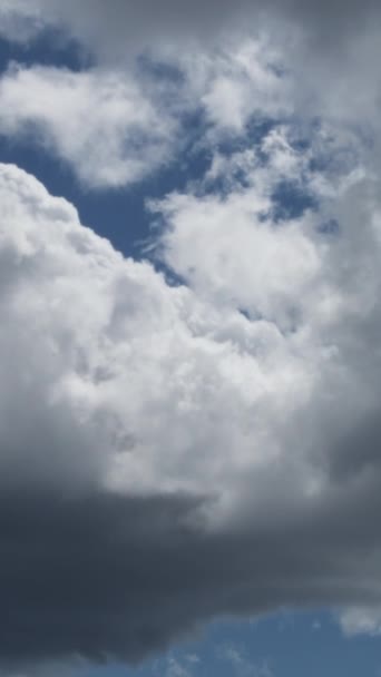 Fehér Felhők Égen Időeltolódás Függőleges — Stock videók