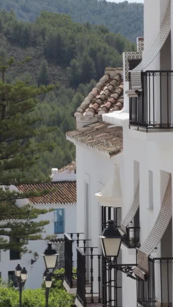Házak Lámpák Egy Andalúziai Faluban Frigiliana Spanyolország — Stock videók