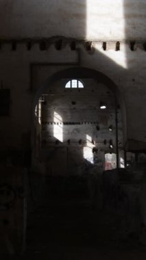 Eski bir terk etme fabrikasının içinde, Ingenio San Rafael, Torrox, İspanya