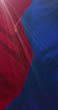 Taranto bayrağı, İtalya. 4K dikey. Döngü