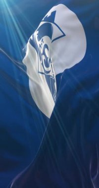 Kırgızistan 'ın başkenti Bishkek' in bayrağı. Döngü. 4K Dikey