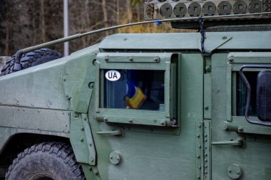 Kyiv. Ukrayna. 26 Mart 2023. Amerikan Hummer 'ı Ukrayna' da savaşta..