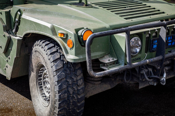 Киев. Украина. 26 марта 2023 года. Американский Хаммер в состоянии войны на Украине.