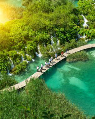 Plitvice Lakes Ulusal Parkı 'nın güzel manzarası. Hırvatistan.