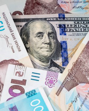 Ukrayna parası ve Amerikan doları ile geçmiş