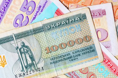 Karbovanetler ve kuponlar Ukrayna 'nın eski parası. Bağımsız Ukrayna 'nın ilk Ukrayna parası.