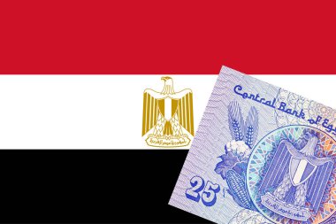 Mısır 25 Piastres 2004 Banknotları Mısır arması resmi ile. Mısır 'ın parası.