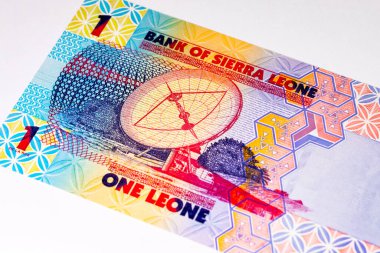 Banknote 1: Leone Sierra Leone telekomünikasyon uydu anteni görüntüsü. Para Sierra Leone