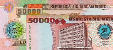 Mozambik 50000 Meticais 2003 banknotu üzerinde Cahora Bassa hidroelektrik barajı ve Zambezi Nehri üzerindeki elektrik santrali resmi var. Mozambik parası