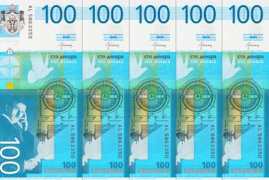 Nikola Tesla 'nın portresiyle 100 Dinara Sırbistan banknotu. Sırbistan ve Avrupa 'nın Parası.