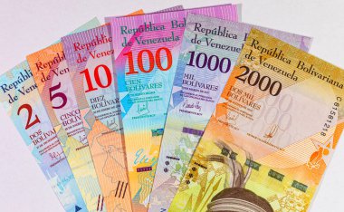 Venezuela parası. Venezuela 'nın ulusal para biriminin kağıt banknotları..