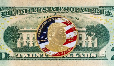 Amerika Birleşik Devletleri 'nin 20 dolarlık banknotunun üzerinde Donald Trump' ın portresi olan sikke. Amerika 'yı Yeniden Harika Yapalım.