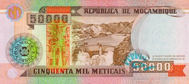 Mozambik 50000 Meticais 2003 banknotu üzerinde Cahora Bassa hidroelektrik barajı ve Zambezi Nehri üzerindeki elektrik santrali resmi var. Mozambik parası