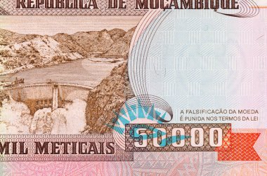 Bir banknotun parçası Mozambik 50000 Meticais 2003. Mozambik parası
