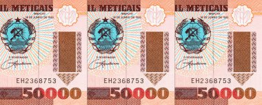 Maputo 'daki Banco de Mocambique binasının görüntüsüne sahip Mozambik 50000 Meticais 2003 banknotu. Mozambik parası