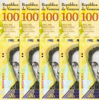 Simon Bolivar 'ın portresiyle birlikte Venezuela' nın 100 Bolivaresi. Venezuela 'nın parası