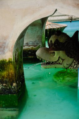 Taman Sari Su Kalesi. Segaran göl bölgesi. Çeşmenin ayrıntıları