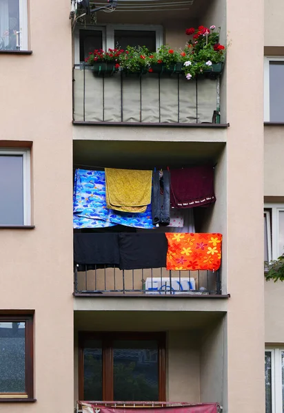Suszenie Prania Balkonie Mieszkania — Zdjęcie stockowe