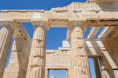 Parthenon sütunları gün ışığında kapanır, Akropolis