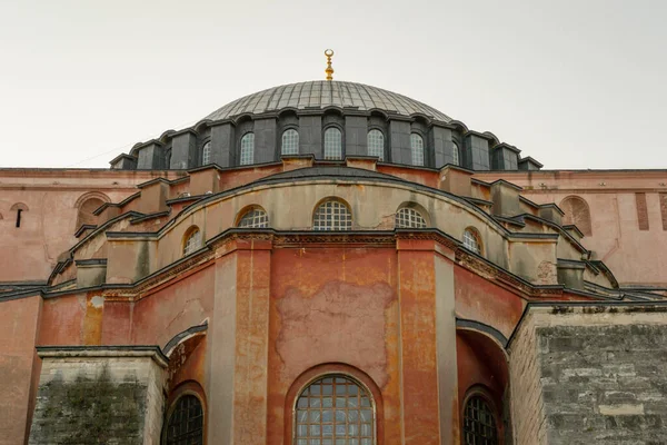 Hagia Sophia Symmetrische Nahaufnahme Bei Bewölkter Beleuchtung — Stockfoto
