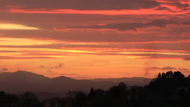 Epischer Sonnenuntergang Über Der Friedlichen Hügeligen Ländlichen Landschaft Nordspaniens Mit — Stockvideo