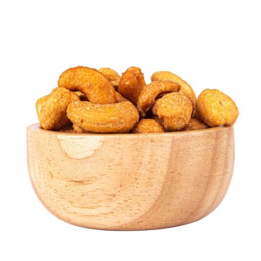 Beyaz arka planda izole edilmiş kaju fıstığı..