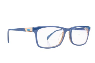 Gözlükler beyaz arkaplanda izole edilmiş.