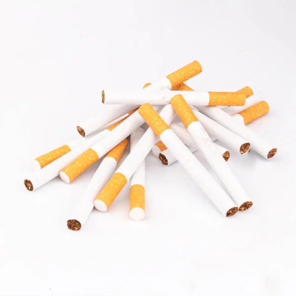 Stapel Van Sigaretten Geïsoleerd Witte Achtergrond — Stockfoto