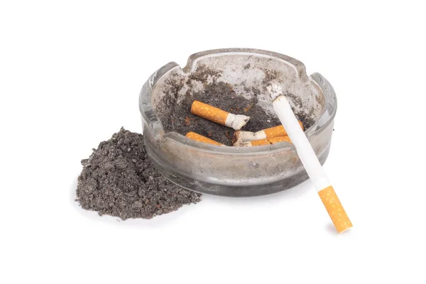Asbak Sigaret Sigaret Geïsoleerd Witte Achtergrond Rechtenvrije Stockfoto's