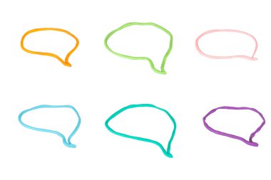 Plastik turuncu mesaj kutusu beyaz arkaplanda izole edildi.