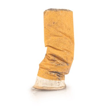 sigara izmaritleri beyaz zemin üzerine izole.