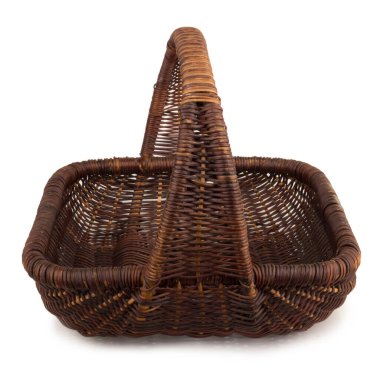 Beyaz arkaplanda izole edilmiş muz sepeti.