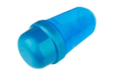 Titreyen Şişe Beyaz Protein beyaz arkaplanda izole edildi.