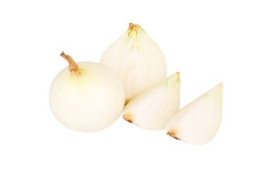 Beyaz arkaplanda soğan izole edildi Soyun.