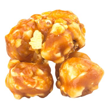 Beyaz arkaplanda karamelli patlamış mısır.