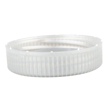Plastik şişe kapağı grisi beyaz arka planda izole edilmiş.